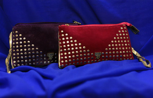 ����������