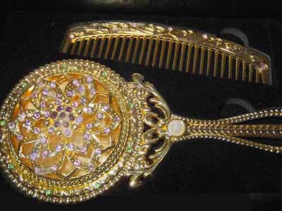 �������