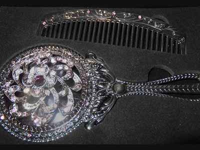 �������