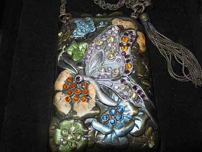 �������